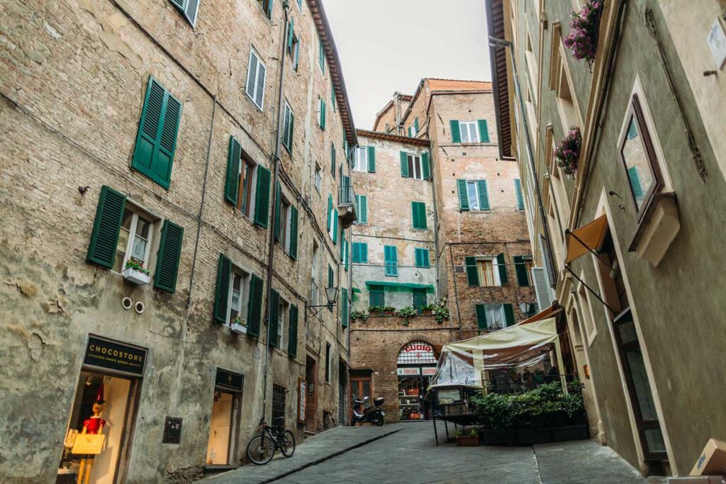 italian city streets